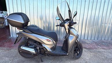 Honda sh300