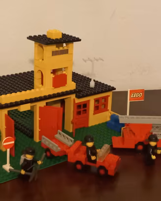 Vintage LEGO 374 stazione pompieri