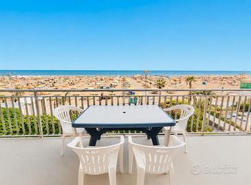 Fronte mare 2 camere con terrazza