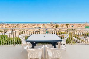 Fronte mare 2 camere con terrazza