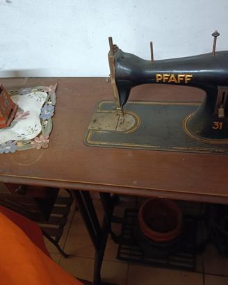 Macchina da cucire d'epoca Pfaff