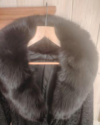 Pelliccia di astrakan nerocon collo di visone nero
