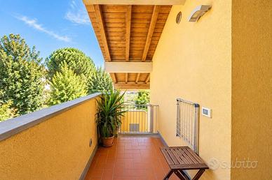 Appartamento di 160 m² con 5 locali e posto auto a