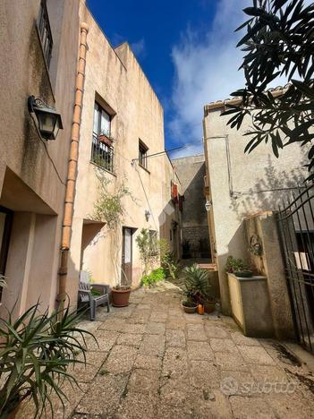 PALAZZINA A ERICE