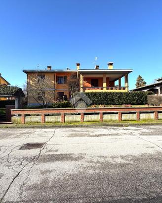PORZIONE DI BIFAMILIARE A STAGNO LOMBARDO