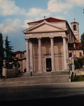Cartolina scorcio Udine. 