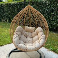 Poltrona a dondolo sospesa da esterno