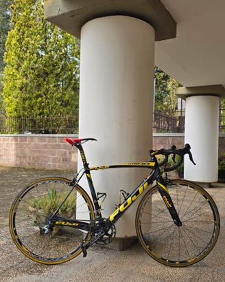 Fuji Altamira carbonio – Shimano Ultegra – ruote M