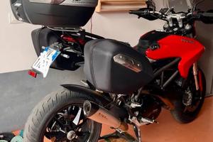 Ducati Hyperstrada 821cc valuto scooter per città