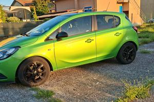 Opel Corsa B-Color Verde