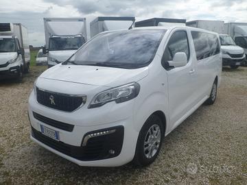 Peugeot Traveller 9 posti maxi