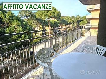 GIUGNO Con terrazzo vivibile a mt.100 dal mare