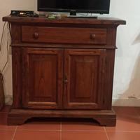 mobile in castagno massello 