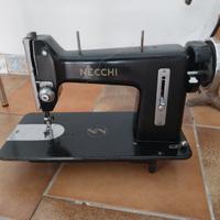 Macchina da cucire Necchi