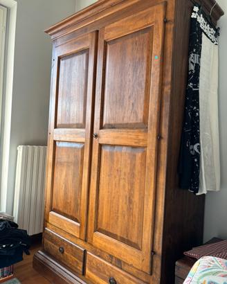 Armadio in legno stile arte povera