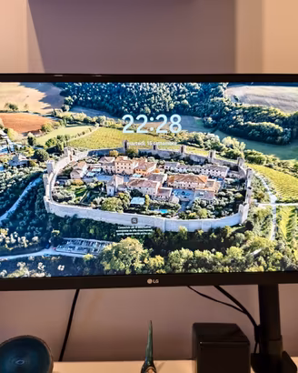LG UltraWide | Monitor 29" Serie WP500 + STAFFA