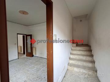 Trecastagni - Indipendente con Terrazzo e Garage