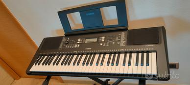 Tastiera Yamaha PSR-E363 praticamente nuova
