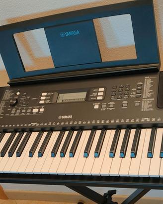 Tastiera Yamaha PSR-E363 praticamente nuova