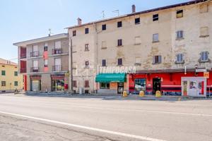 BORGOMANERO - SOLUZIONE SEMINDIPENDENTE DA RISTRUT