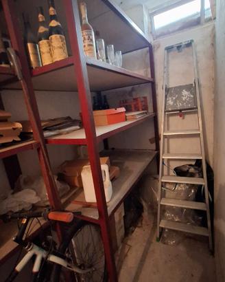 Scaffale in metallo perfette condizioni 