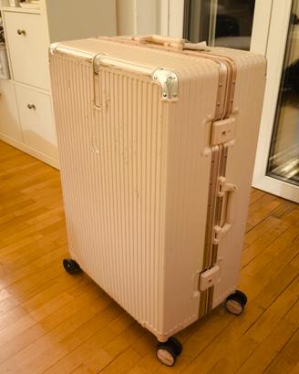 Valigia rigida grande con ruote – 68 cm