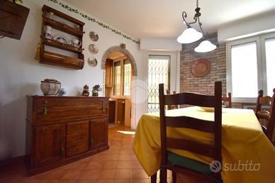 VILLA A SCHIERA A RIMINI