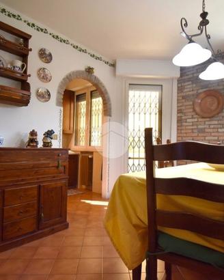 VILLA A SCHIERA A RIMINI