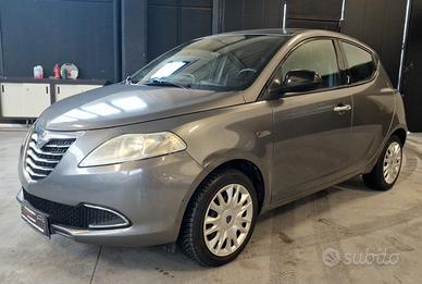 Lancia Ypsilon 1.2 69 CV 5 porte S&S Platinum