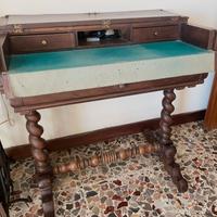Scrittoio in legno