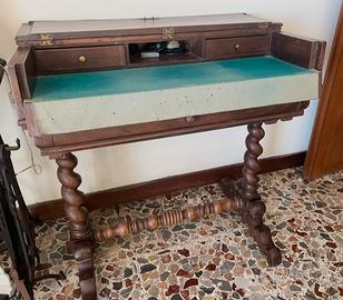 Scrittoio in legno