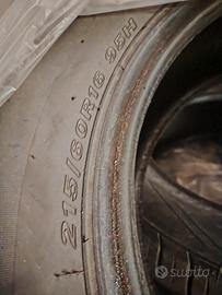 gomme auto215/60/16