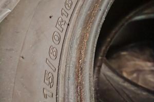 gomme auto215/60/16
