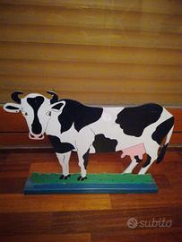 Mucca svizzera pitturata