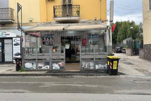 locale fronte strada ponticelli