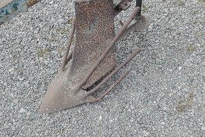 Estirpatore/aratro per patate o altro