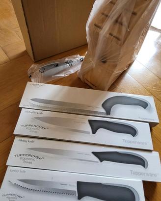 Coltelli Tupperware con Ceppo in Legno