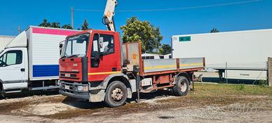 Iveco Eurocargo 150E23 con Gru PM 9022