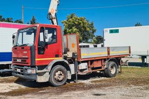 Iveco Eurocargo 150E23 con Gru PM 9022