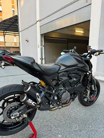 Ducati Monster 937 anno 2021 con 16.000 km