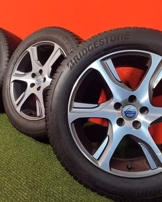 Cerchi Volvo XC70 XC60 XC40 Gomme Invern 235 55 18