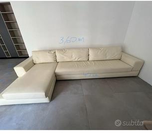 Divano angolare con penisola