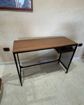 Scrivania da lavoro