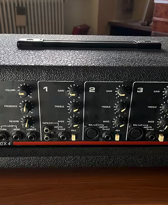 Amplificatore mixer Laney Theatre 120x4 + 2 casse