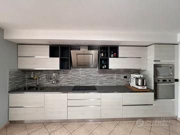 Cucina lineare completa