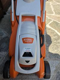 taglia erba Stihl RMA 339 con carica batteria 