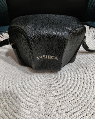 Yashica MF-2 fotocamera analogica 35mm