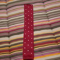 Cravatta Alcott rosso Borgogna a pois bianchi