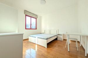 Stanza con Posto Auto MM Bonola