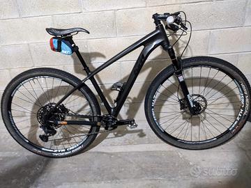 MTB KTM Myroon Limited Edition in carbonio